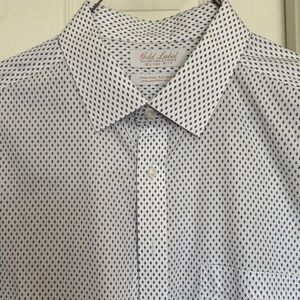 Men's White and Blue Patterned Shirt